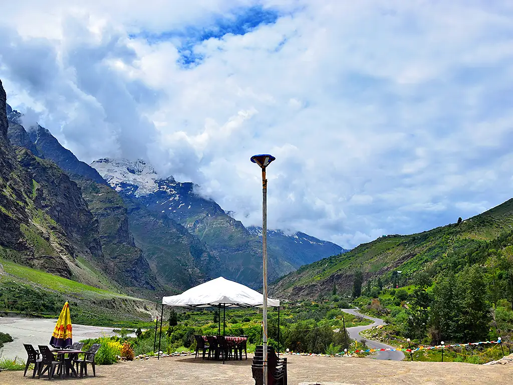 Mountain view around Gemur Holidays campsite